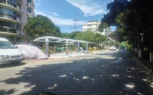 金雞湖街道：加裝車棚“微小事” 守住居民“大幸福”