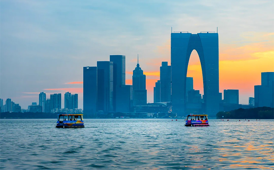 好戲連臺(tái) “三湖嘉年華”持續(xù)繪就園區(qū)金秋盛景